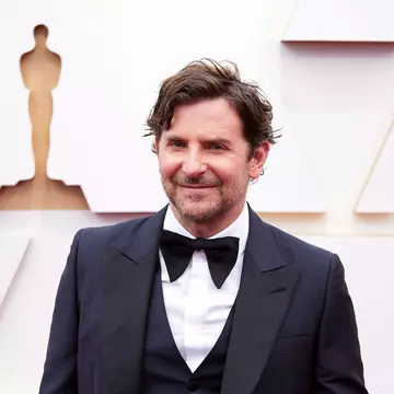 Bradley Cooper ar avea o nouă iubită. În prezența cui a fost văzut la un eveniment monden