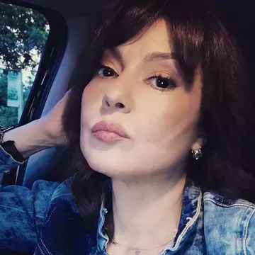 Oana Sîrbu, apariție spectaculoasă într-o emisiune televizată. Artista arată uluitor la 54 de ani