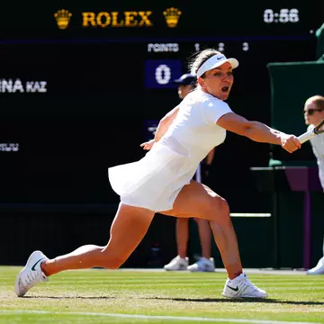 Simona Halep ratează calificarea în finala Wimbledon 2022. A pierdut meciul cu Elena Rybakina