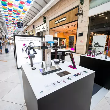 Dyson deschide în București primul magazin de prezentare din România