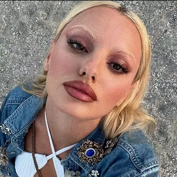 Alexandra Stan, complet goală la plajă. Artista se află în concediu în Grecia