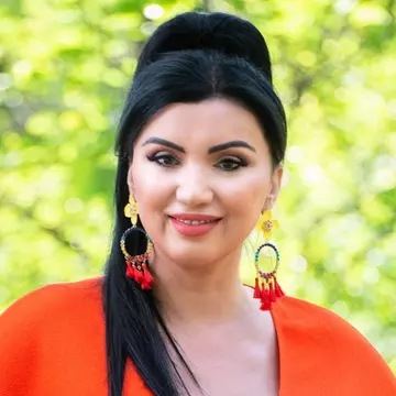 Adriana Bahmuțeanu, acuze dure la adresa fostului iubit grec. "M-a hărțuit, mi-a pus coroane funerare la ușă!"