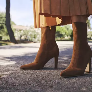 Botine ușoare de purtat cu o rochie înflorată