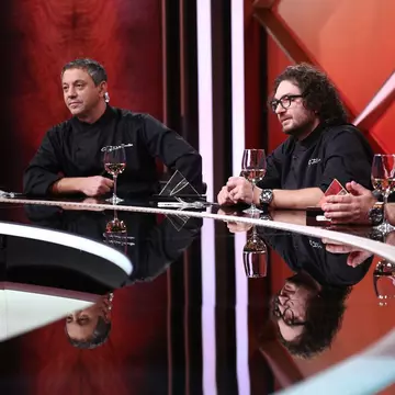 Cei trei ași ai gastronomiei deschid porțile unei noi „case” în sezonul 10 „Chefi la cuțite”