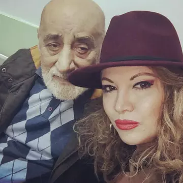 Oana Lis și-a amanetat verigheta pentru a-și ajuta soțul bolnav. "Ca o femeie 'pe interes' ce sunt..."