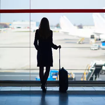 Blue Air va rambursa banii pasagerilor afectați de anularea zborurilor doar cu o anumită condiție