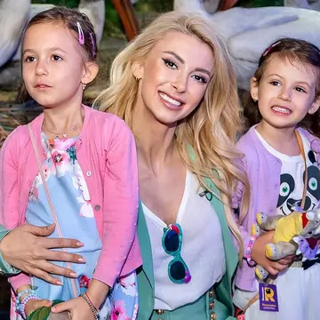 Câți bani primește lunar Andreea Bălan de la George Burcea pentru creșterea fetițelor. "Nu mă așteptam să mă ajute!"