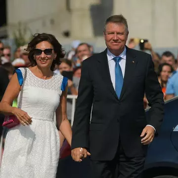 Cum s-a îmbrăcat Carmen Iohannis la înmormântarea reginei Elisabeta a II-a