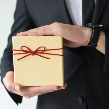 Alegerea cadoului perfect: 3 aspecte de care să ții cont