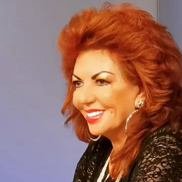 Vila din SUA a clarvăzătoarei Carmen Harra a fost incendiată. "Eram în sufragerie și am văzut  un foc uriaș!"