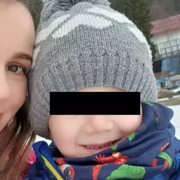 Un copil de 5 ani din Găești s-a înecat în piscina casei. Mama copilului, găsită spânzurată