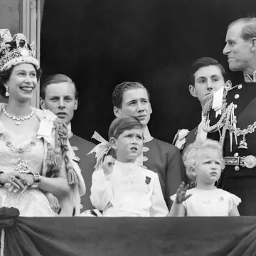 Cu ce bijuterii va fi înmormântată Regina Elisabeta a II-a. Colecția Majestății Sale conține peste 300 de piese rare