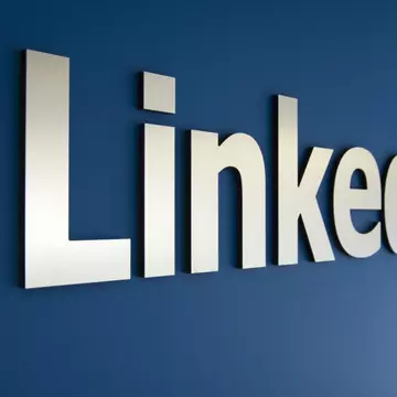 10 moduri de a-ti imbunatati profilul LinkedIn