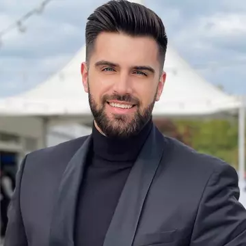 Alex Leonte are o nouă iubită? În compania cui a fost surprins nepotul lui Nea Mărin