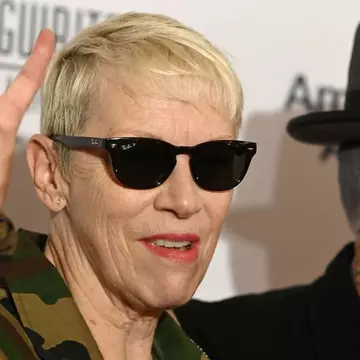 Annie Lennox și-a făcut primul tatuaj la 67 de ani