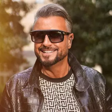 Cătălin Botezatu, despre greșelile pe care le fac femeile când își aleg rochia de mireasă: „Vor arăta ca o butelie cu husă”