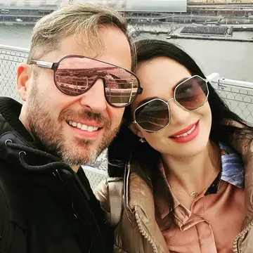 Dinu Maxer, dus "de mână" de soție să-și facă o intervenție estetică. "Am zis că sunt prea tânăr pentru așa ceva!"