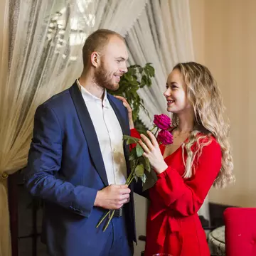 Cum te pregătești pentru o petrecere de seară elegantă 