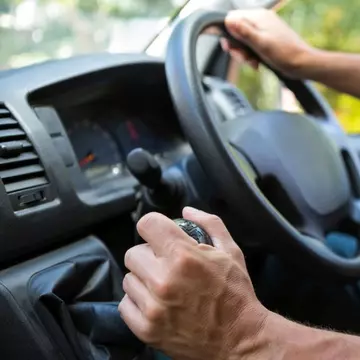 Un bărbat din Prahova a condus timp de 18 ani fără permis. Ce pedeapsă riscă