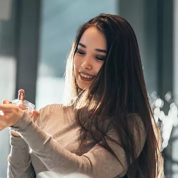 Top 10 parfumuri de damă pentru toamna lui 2022