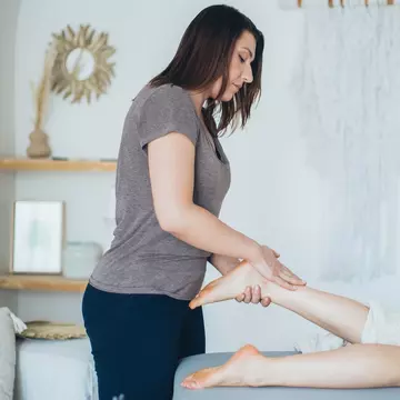 De ce să încerci masajul picioarelor pentru relaxare