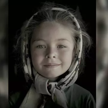 Povestea celei mai premiate fotografii din lume. Portretul unei fetițe din Maramureș, apreciat în 58 de țări
