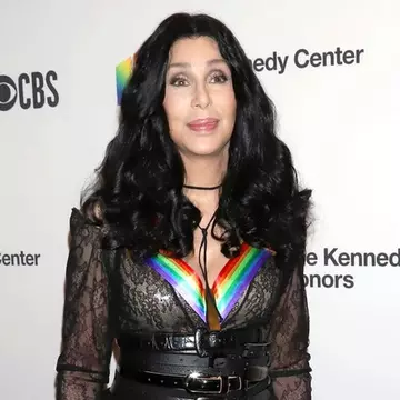 Cher are o relație cu un bărbat cu 40 de ani mai tânăr: "Iubirea nu știe matematică"