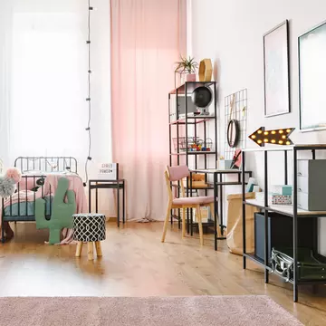 Cum aranjezi camera unei fetițe de 10 ani