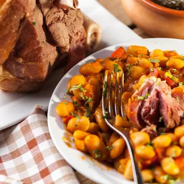 Câte calorii are fasolea cu ciolan. Cum poți să o prepari într-un mod mai dietetic