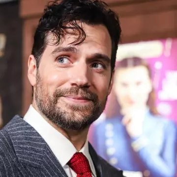 Henry Cavill și-a „salvat” nepotul la școală. Nimeni nu l-a crezut pe copil când a zis că unchiul lui e supererou