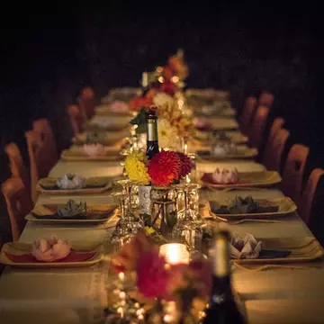 Cu ce cadouri vă puteți prezenta atunci când sunteți invitați la o cină?