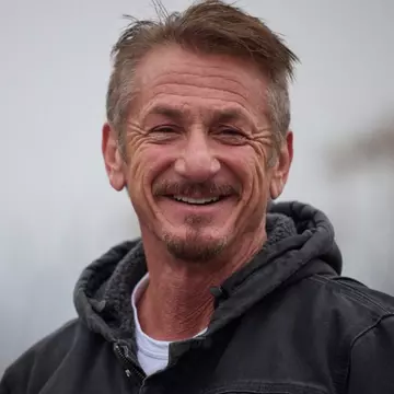 Sean Penn i-a oferit președintelui ucreainean unul din Oscarurile sale: „După ce câștigi, adu-l înapoi în Malibu”
