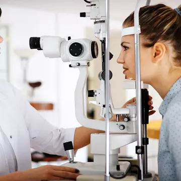 Ce rol are un consult optometric și cum te ajută