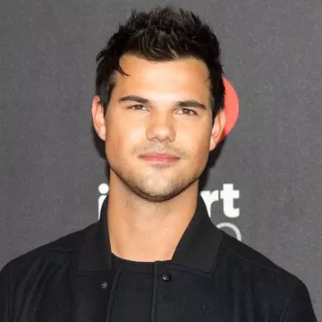 Taylor Lautner din Twilight s-a însurat. Detaliul surprinzător care a ieșit la iveală după nuntă