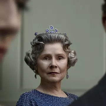 Vedete pe covorul roșu la premiera „The Crown”. Tot ce trebuie să știi despre ultimul sezon al serialului