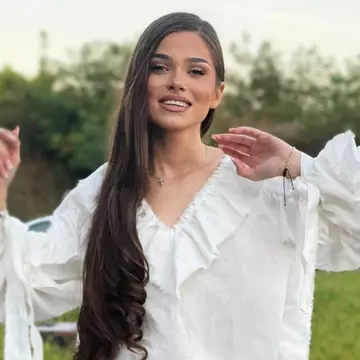 Theo Rose, prima reacție după ce s-a aflat că este însărcinată cu Anghel Damian. Anunțul făcut de artistă
