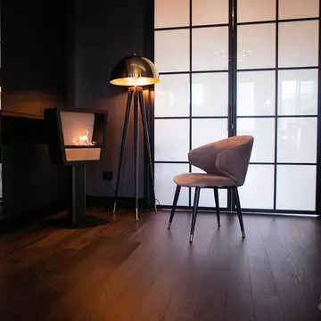Primește-ți musafirii într-un decor idilic creat de șemineul pentru apartament de la Pefoc!