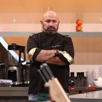 Cât costă un cozonac și o oală de sarmale făcute de Cătălin Scărlătescu, dacă le vrei pe masa de Crăciun