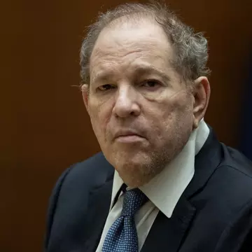 Harvey Weinstein, găsit vinovat de agresiune sexuală. Producătorul riscă 24 de ani de închisoare