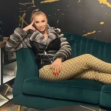 Anamaria Prodan, petrecere spectaculoasă la împlinirea vârstei de 50 de ani. Cine a stat lipit de ea pe tot parcursul evenimentului