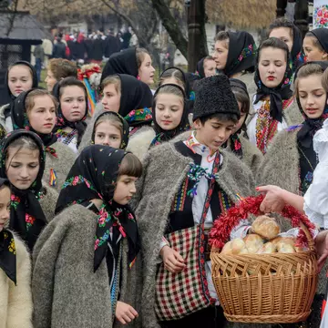 Tradiții și obiceiuri în Ajunul Crăciunului. Ce să faci pentru bunăstarea familiei