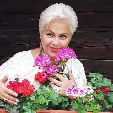 Exclusiv. Cum petrece Valeria Arnăutu Crăciunul: "La mine acasă e casa lui Moș Crăciun și a cățeilor"