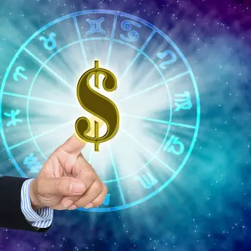 Cea mai norocoasă zodie în anul 2023. Are lumea la picioare și obține tot ce își propune