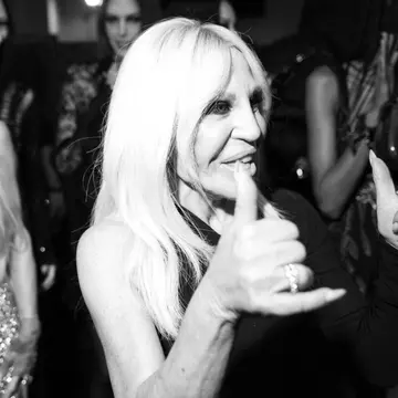 Trucuri pe care Donatella Versace le recomandă pentru o apariție perfectă