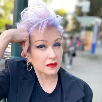 Cyndi Lauper, diagnosticată cu o boală autoimună. "Te consumă enorm. E îngrozitor!"