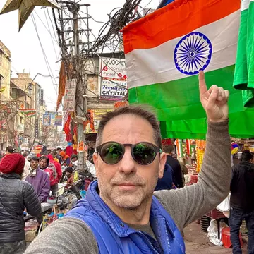 Ce a pățit Dan Negru în India. "Am fost la un pas de dezastru. M-a salvat soția!"