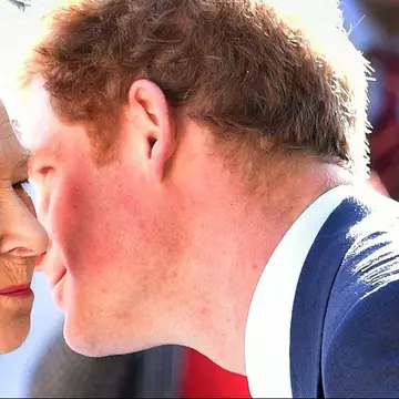 Ultimele cuvinte dintre Prințul Harry și Regina Elisabeta a II-a. Dezvăluiri despre moartea Prințesei Diana și reacția Prințului Charles