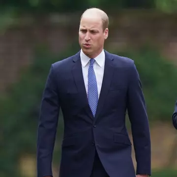 Prințul William este furios, în timp ce regele Charles este îngrijorat de atacurile lui Harry: „Deocamdată nu va reacționa”