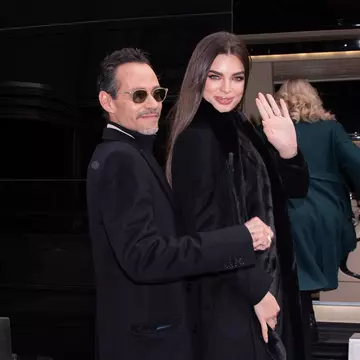 Marc Anthony s-a căsătorit cu Nadia Ferreira. Mireasa este mai mică decât artistul cu 31 de ani