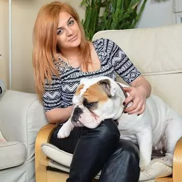 Cu ce se ocupă fiica lui Oreste. Sabina Teodorescu are 27 de ani